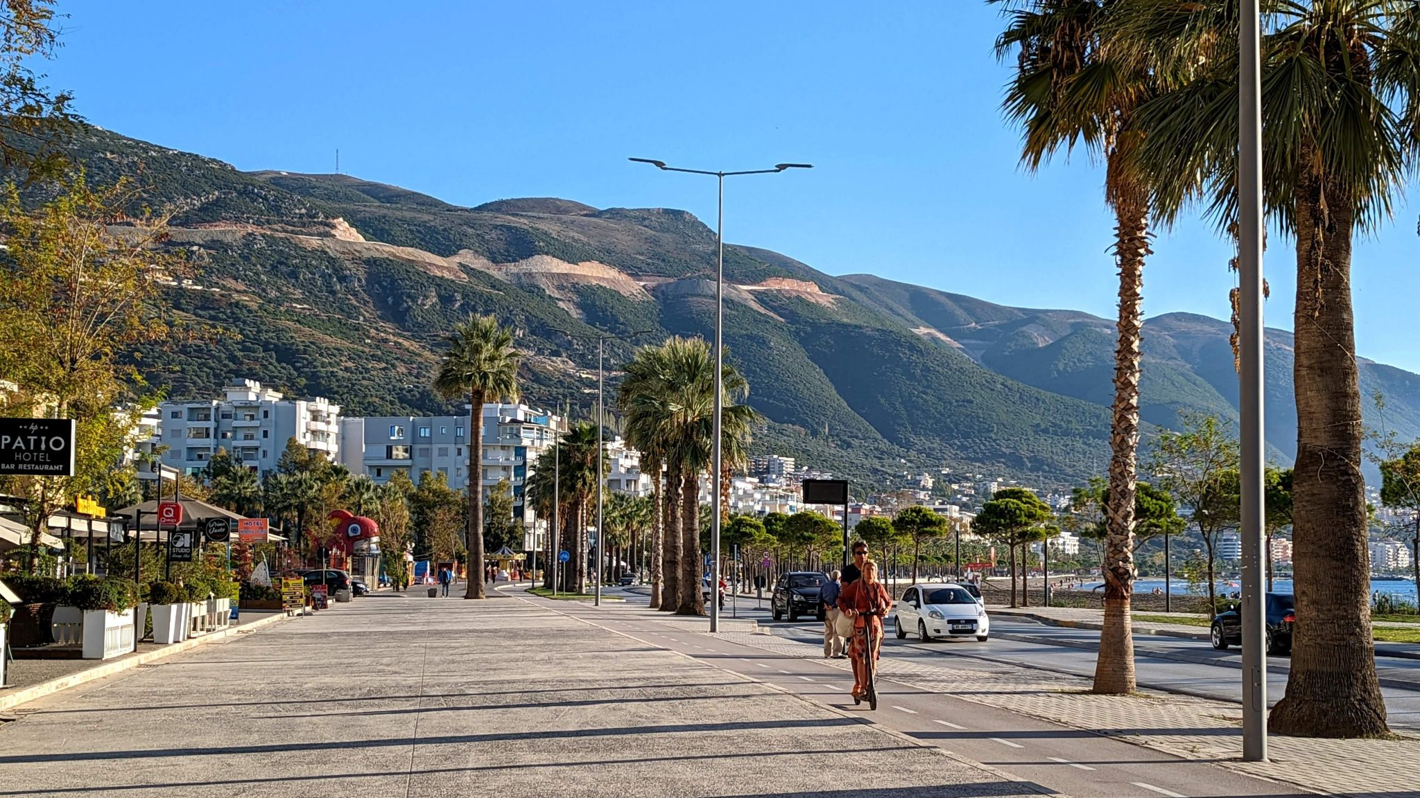 Де знаходиться Албанія і як читати її розташування на карті